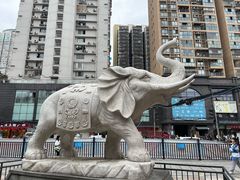 -白象居
