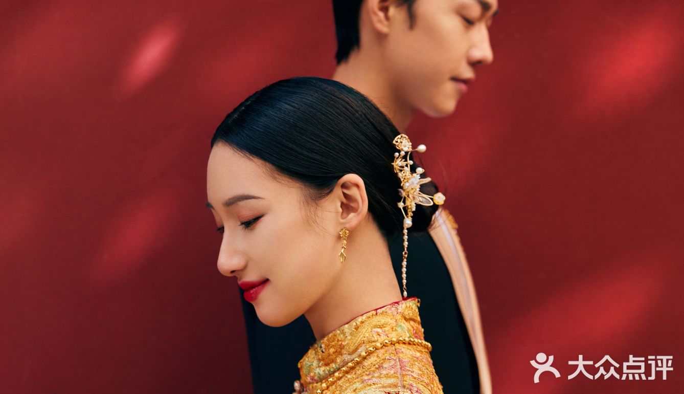 广仁寺婚纱照中式秀禾婚纱照