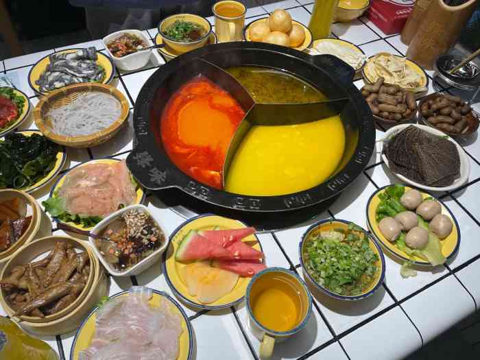 小锋哥·锋味市井火锅(中都店)-"[服务铃]服务:去的时候人不多,上菜很