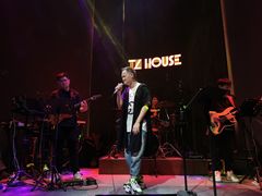 -TZ House音乐现场(来福士中心店)
