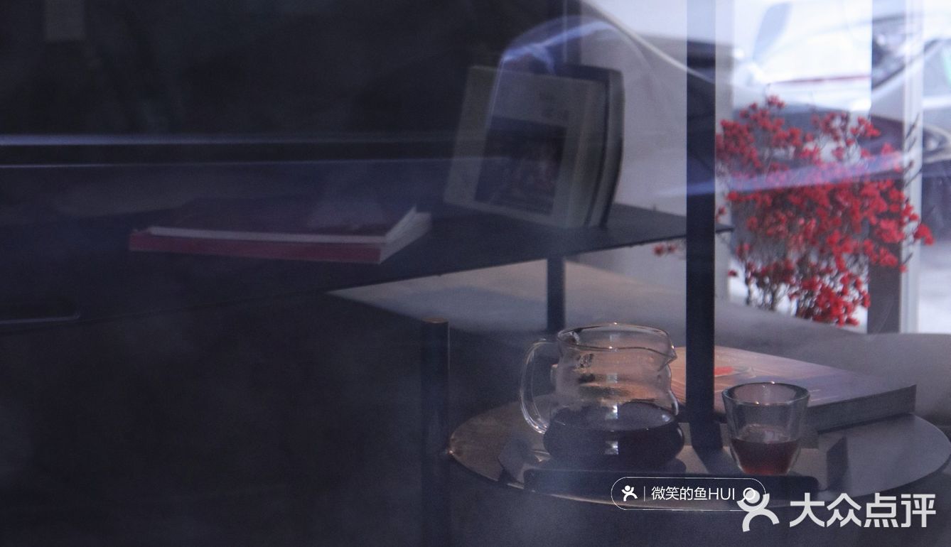 路过叹咖啡叹杯咖啡