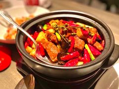椒麻黑蒜安格斯牛肉粒-悦轩中餐厅·高空江景·杭州柏悦酒店