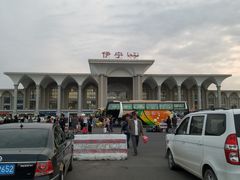 -伊宁站
