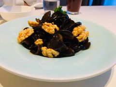 鲜核桃仁黑木耳-香港狮子山下·明星粤菜餐厅(北苑店)