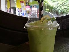 -莓园冰淇淋店