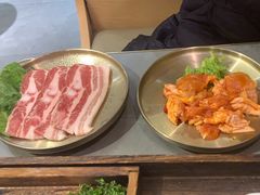 -围炉肉舍•炭烤活鳗•丹东海鲜烤肉(步行街店)