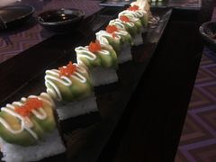 牛油果软壳蟹卷-羽山料理