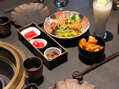 -铭牛烧肉·和牛海鲜自助(高新月牙湖店)