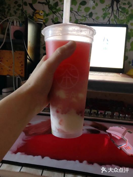 巡茶(汇邻广场店)草莓酸奶晶球图片
