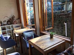 靠窗位-YLK云南小粒咖啡·云里咖(二号店)