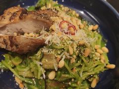 鸡肉松仁菠菜汁意面-西堤牛排(龙德广场店)