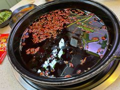全红油锅底-正宗钢管厂五区·小郡肝火锅·串串香(商品街总店)