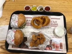 -The Habit Burger Grill 哈比特汉堡(爱琴海店)
