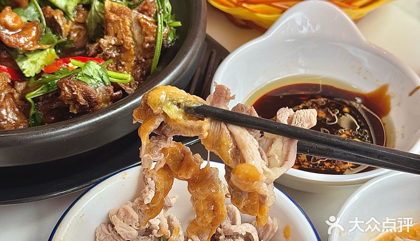 不开玩笑！在汕头吃到了很惊艳的鸡煲…