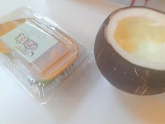 -志龙皇冠吃货椰子铺