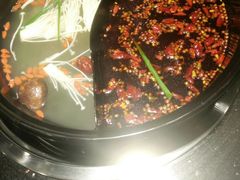 -两三事小郡肝串串香火锅(桂庙店)