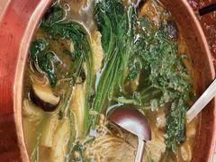 -虾弄弄海派小龙虾·牛羊蝎子火锅