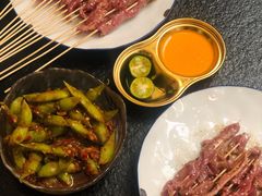 -何妹湿辣牛肉·粤式烧烤砂煲(桂雅路店)