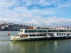 -多瑙河畔鞋履雕塑