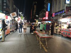 -六合夜市