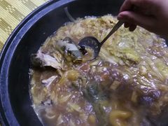 -粘豆包柴火铁锅炖