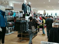 -优衣库(银川新华百货CCMall店)