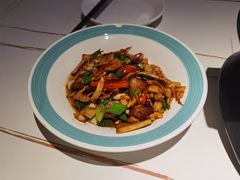 -阿瓦山寨·湘菜现炒·剁椒鱼头王(咸阳总店)