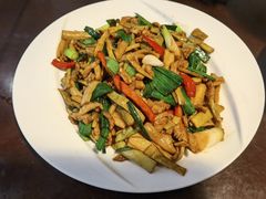 -自游人·美食一楼