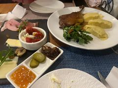 油封鸭腿配土豆泥和西洋菜-LA MAISON公鸡和龙(蛇口店)