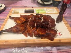 -老滇山寨•云南特色菜•地方菜•民族风情歌舞表演(金碧店)