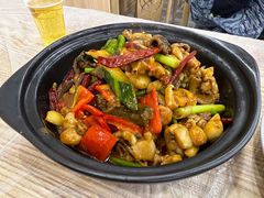 蹦蹦烧鱼乔-江城燕子大排档(江汉路步行街店)