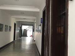 -上海市第八中学