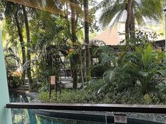 -三亚湾海居铂尔曼度假酒店