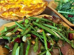 -高荡千年布依古寨旅游景区