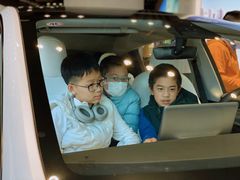 -TESLA 特斯拉(上海太古汇体验店)