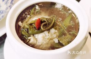 Braised Pork Meatballs with Water Shield in Clear Soup