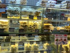 面包甜点陈列柜-白玉兰食品甜凤店(合生汇店)