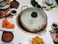 -洪氏嗨捞·猪肚鸡火锅(阳光天地店)