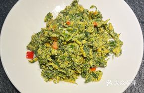 Tea-Scented Chives Stir-Fried Eggs