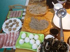 -何氏串串香火锅(翠亨店)