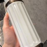 问了店员说是今天刚出来的新品，白色珠光镜面好好看呀