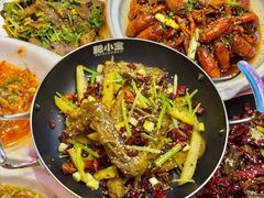 -肥小宝·金牌油焖大虾(襄阳龙虾地标店)