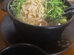 -丽虹云南过桥米线(兴工街店)