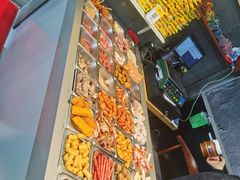 -愉肴麻辣香锅(中山路店)