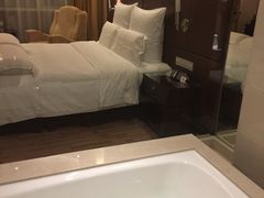 -广州白云机场雅高铂尔曼大酒店