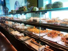 面包甜点陈列柜-新侨三宝乐面包店(崇文门店)