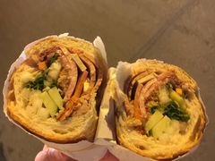 -Bánh Mì Huynh Hoa