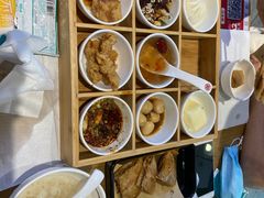 -蓉李记成都名小吃(武汉菱角湖万达店)