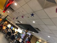 -麦当劳(世界城广场店)