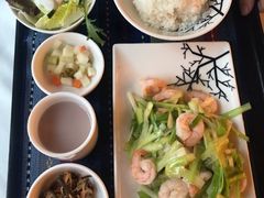 韭黄炒虾仁-琥珀咖啡(新南路店)